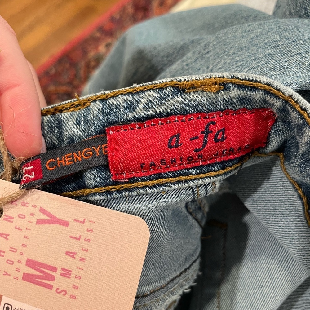 Retro flare leg blue jeans ๐ - Picture 7 of 7